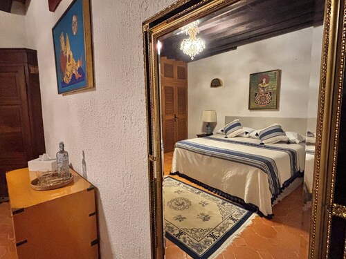Perfect 1-bedroom bed & breakfast in quaint Cuernavaca Alicia