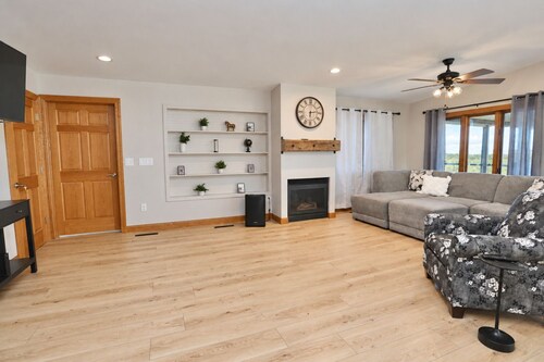 4 Bedroom, 3 Bathroom, Mina Lake Home