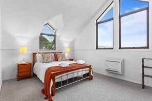 Upstairs Queen bedroom with Daybed and Ensuite