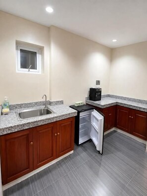 Private kitchen - Elliannah Pines Hotel (Baguio)