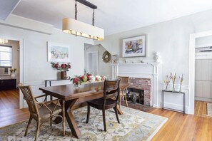 Dining - Compass Rose (Yarmouth Port)