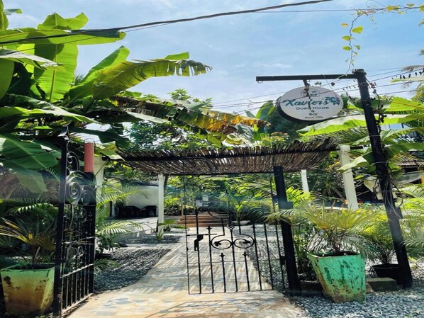 Property grounds - Xavier S Guest House (Anjuna)