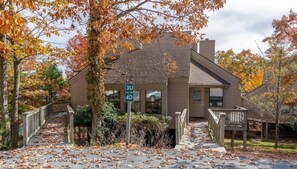 Exterior - Mountain Villa With Waterpark, Golf, Skiing, Wine Tour Access and More! Massanuttens Shenandoah Vil (McGaheysville)
