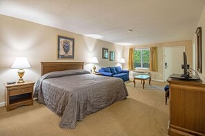 Room - Mountain Villa With Waterpark, Golf, Skiing, Wine Tour Access and More! Massanuttens Shenandoah Vil (McGaheysville)