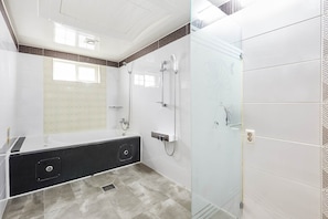 Bathroom - avenue hotel (Suwon)