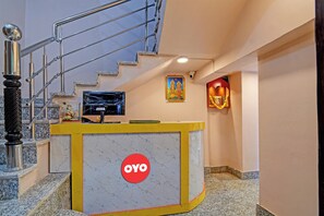 Lobby - Hotel O Golden Palace (Kolkata)