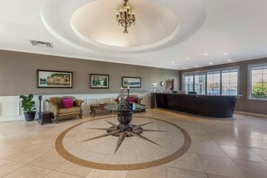 Lobby - Christies Mill Waterfront Resort and Spa (Georgian Bay)