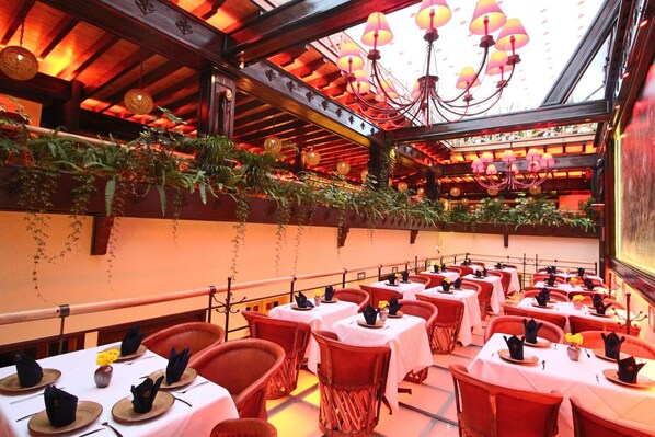 Outdoor dining - Hotel Parque Mexico - Petit (Mexico City)