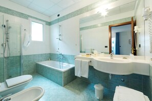 Bathroom - Hotel Bauer & Sporting (Jesolo)