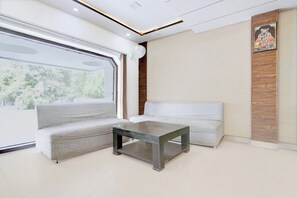 Living area - Collection O Tourist Complex Area (Agra)