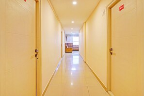 Interior - Hotel O Indian Suites (Bangalore)