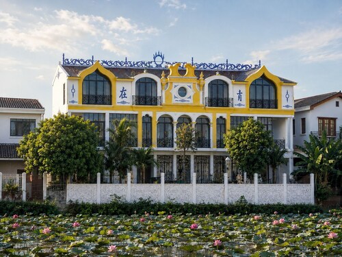 Thiên Ý Lake Hotel
