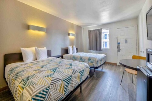 Sunny 2 Queen Beds | Nsmk