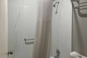 Bathroom - 1 King Bed | Non-Smoking, Kitchen (Lake Jackson)
