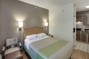 Bedroom - 1 Queen Bed | Non-Smoking (Stafford)