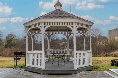 Cozy King Bed|Pool|Free Parking
