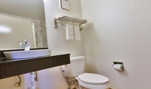 Bathroom - Spacious 1 Queen Bed | ADA/Tub, Nsmk (Dallas)