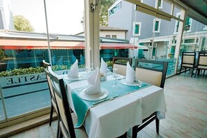 Dining - Ener Old Castle Resort Hotel (İzmit)