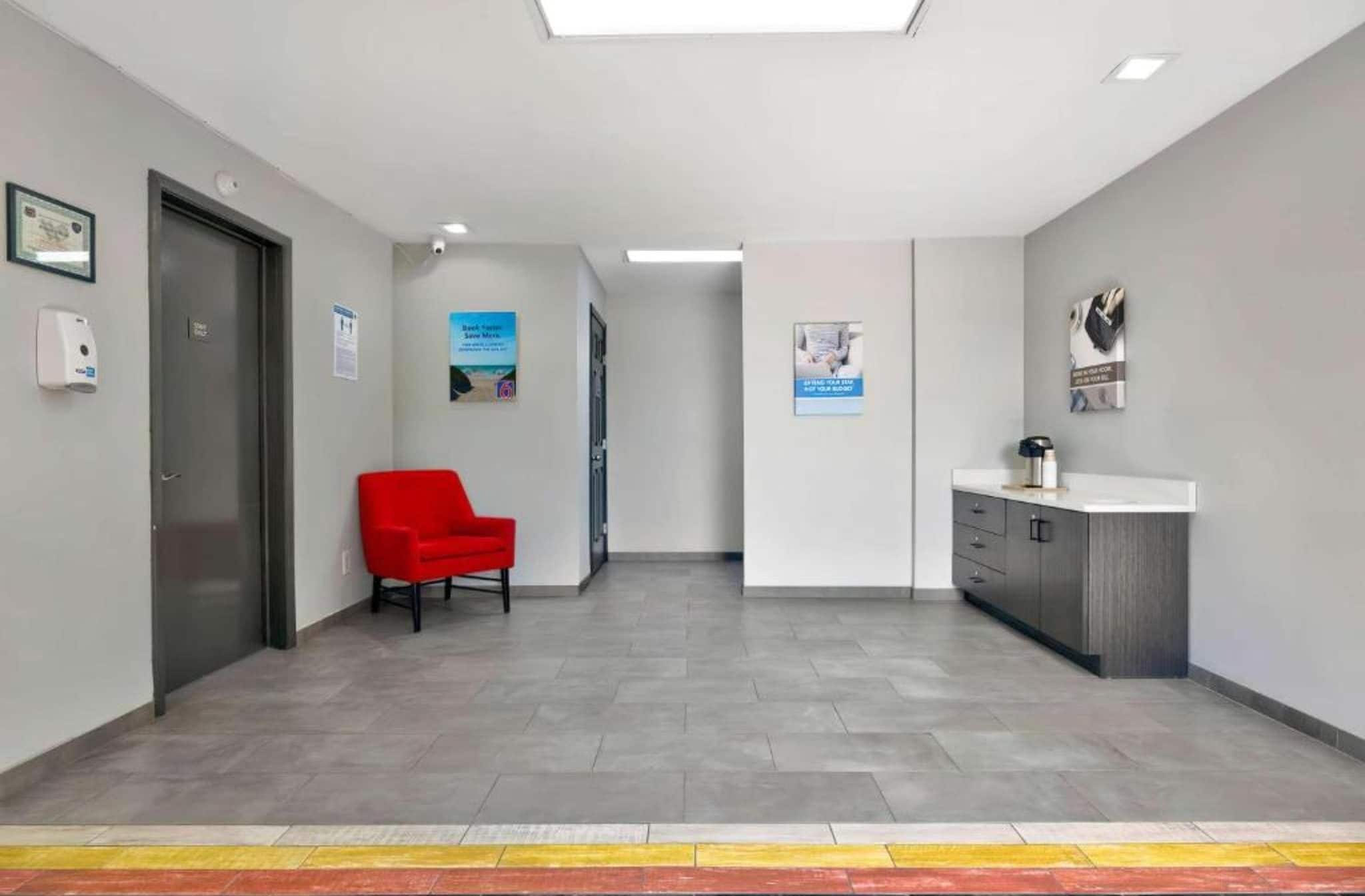 Entrance / Reception