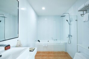 Bathroom - Njoy Prestige Grand Hotel Don Mueang (Bangkok)