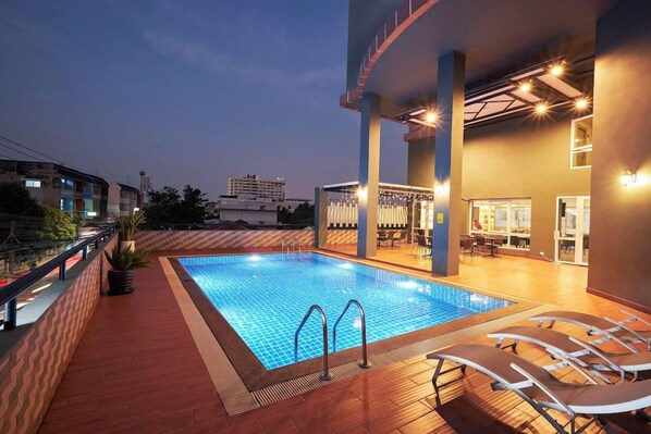 Pool - Njoy Prestige Grand Hotel Don Mueang (Bangkok)