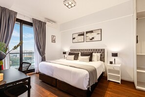 Room - King Bed Apartment 19 floor- River Views in Puerto Madero (Puerto Madero)