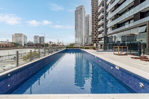 Pool - King Bed Apartment 19 floor- River Views in Puerto Madero (Puerto Madero)