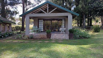 Vista frontal de la propiedad