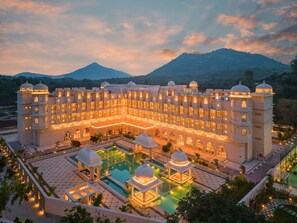 Exterior - Wyndham Grand Udaipur Fateh Sagar Lake (Udaipur)