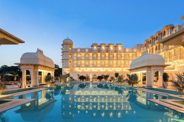 Pool - Wyndham Grand Udaipur Fateh Sagar Lake (Udaipur)