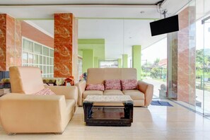 Lobby - Collection O Near Stadion Manahan Formerly Graha Laweyan Solo (Surakarta)