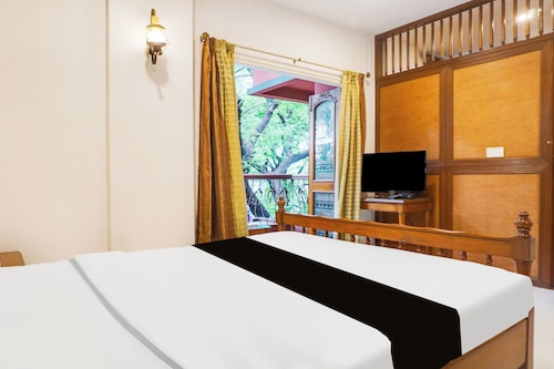 Townhouse Oak Prabhat Road