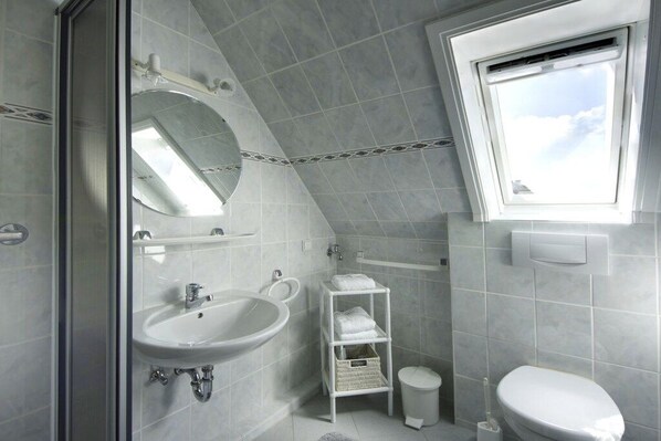 Untagged - Siewertsen Apt. No. 1 (Alkersum)