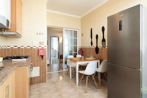 Private kitchen - Two Brothers Home 3 (Vila Real de Santo António)