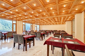 Khu ăn uống