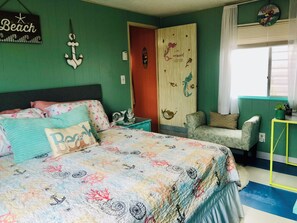 Room - Manatee Sisters-2 Gulf cottages steps apart +2 Docks/Private community pool/spa (Saint James City)