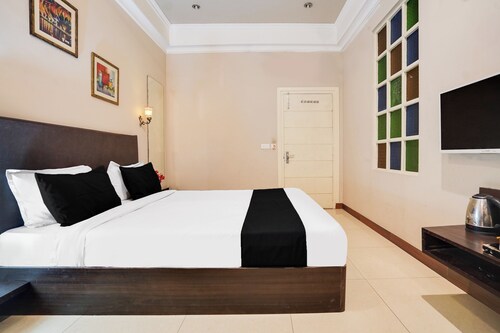 Townhouse Mansarovar Near Metro Station