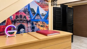 Lobby - Host Varanasi (Varanasi)