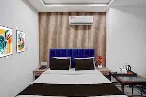 Room - Townhouse by OYO Mohali Bus Terminal (Mohali)