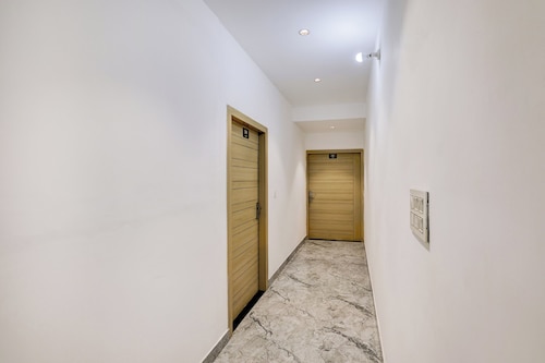 Townhouse by OYO Mohali Bus Terminal