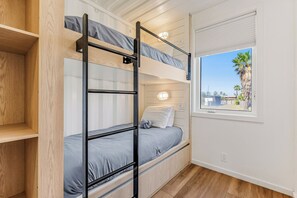 Room - Orange Sunset: Container Home w/ Heated Plunge Pool, Near Beach, Sleeps 10 (Port Aransas)