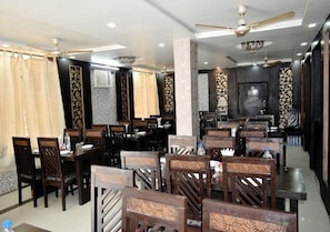 Khu ăn uống