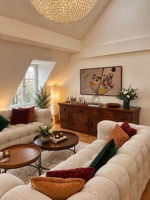 Living area - Elegant Zürich Penthouse - Private Rooftop & Lake Views (Zürich)