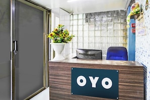 Lobby - Super Hotel O Vibrant Residency (Ahmedabad)