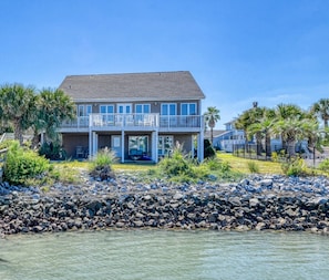 Mimmy's Place - Five Bedroom Dog-Friendly Home with a Private Pool on the Channel (Garden City Beach)