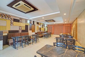 Dining - Townhouse by OYO Patiala-Zirakpur (Zirakpur)