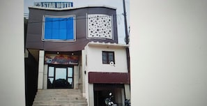 Exterior detail - Hotel O STAR Hotel (Tundla)