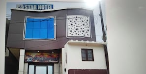 Exterior detail - Hotel O STAR Hotel (Tundla)