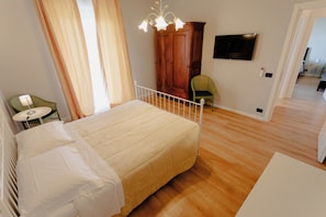 Room - New Listing (Piemonte)