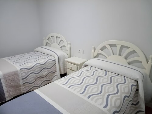 Apartment 'Alojamiento Rural La Tahona Gorafe' with Wi-Fi